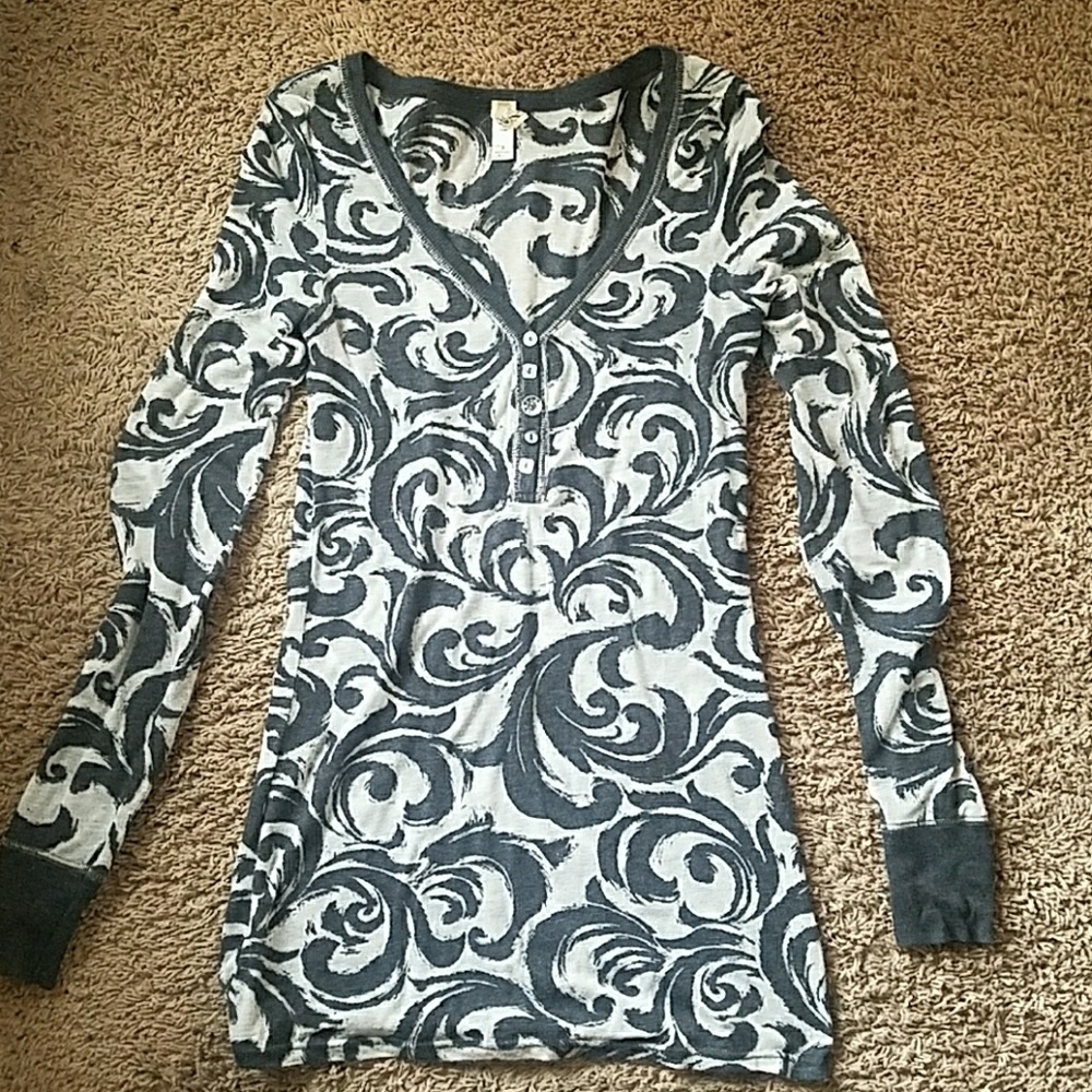 Sheer BKE Long Sleeved Top